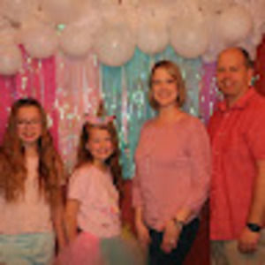 Meet your Posher, Dara